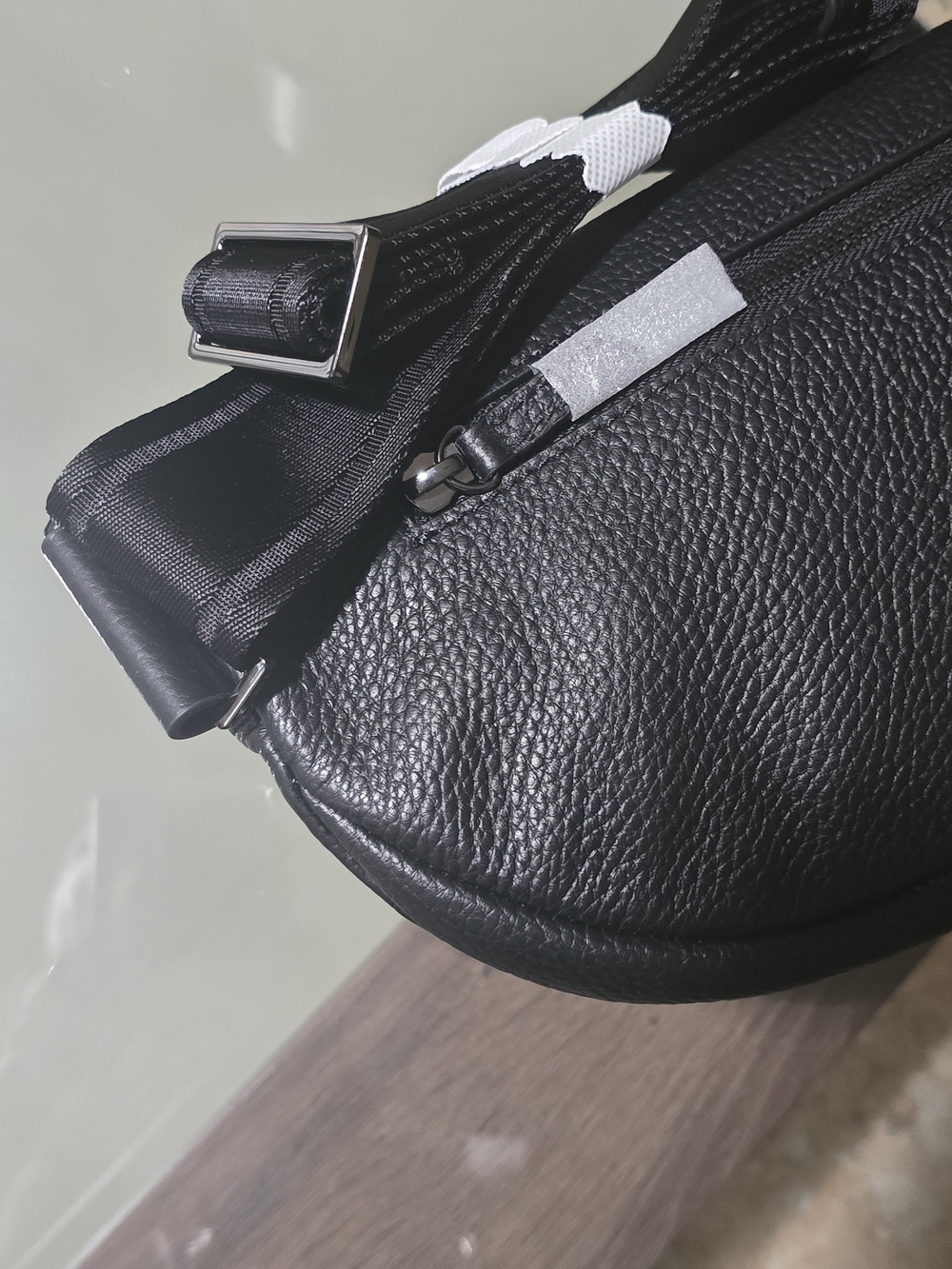 NWT Quince Black Pebbled Leather Crossbody Sling - Picture 6 of 9